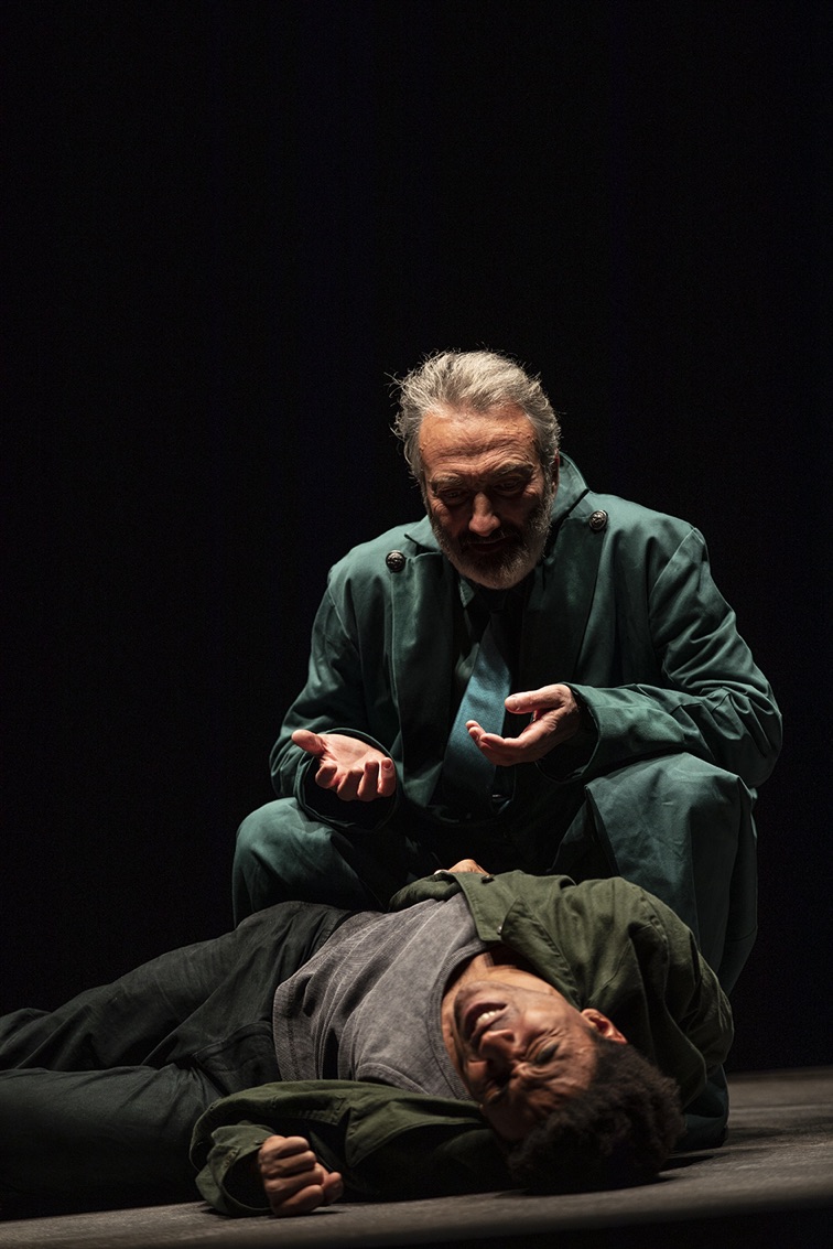 Woyzeck regia Tommaso Tuzzoli – (in foto Alberto Boubakar Malanchino e Tony Laudadio) – ph©Pino Miraglia
